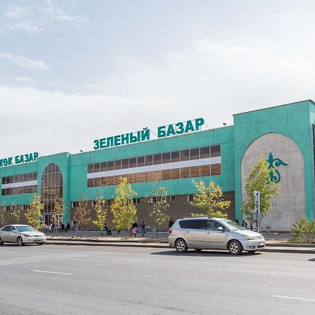Стильная Квартира В Золотом Квадрате Алма Ата Екстериор снимка
